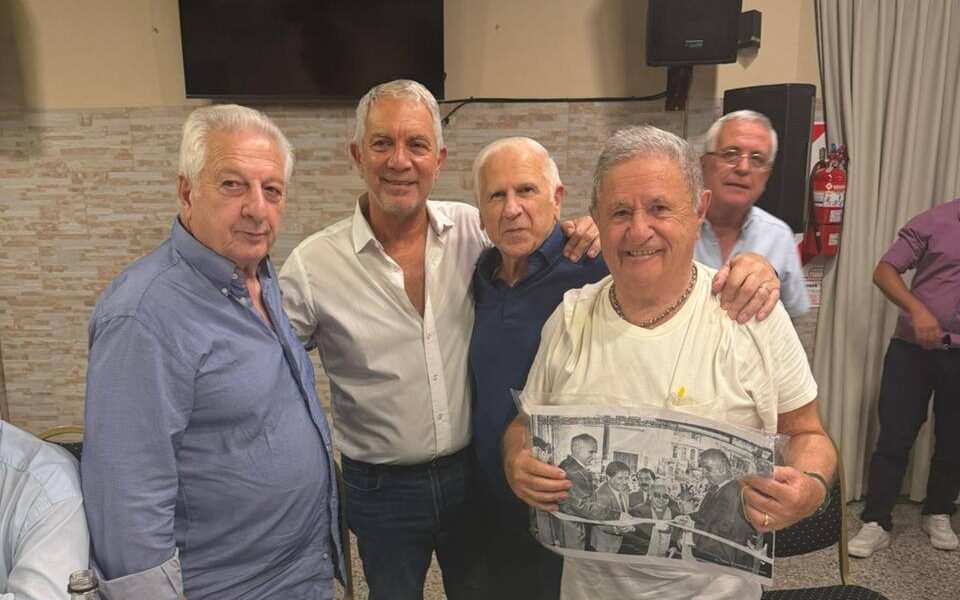 Alak reunió a la "vieja guardia" peronista en un fuerte homenaje a Duhalde