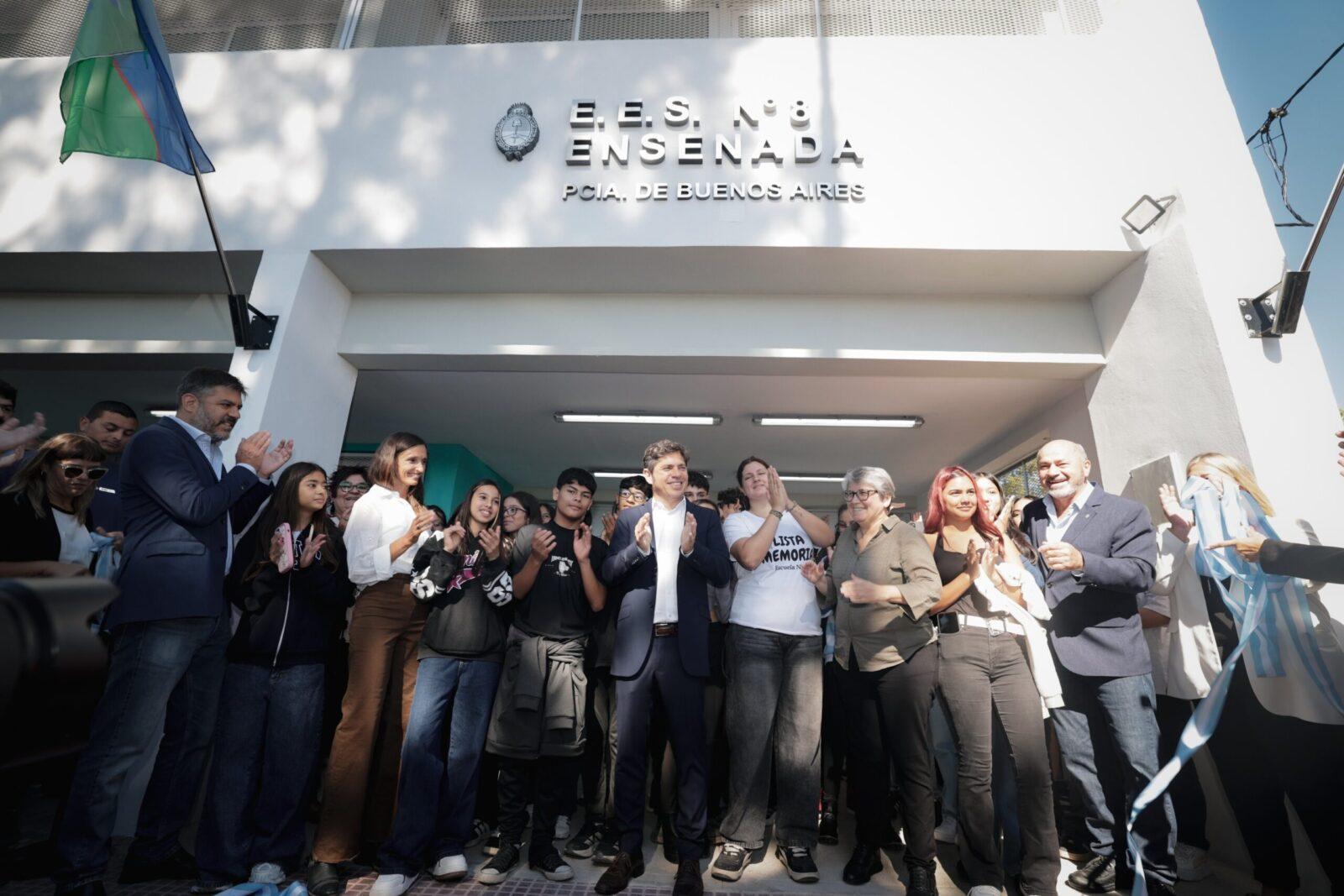 Ensenada, Mario Secco, Axel Kicillof, Educación pública, Escuela Secundaria 8, Obra pública, Gestión municipal, Provincia de Buenos Aires, Javier Milei, Infraestructura escolar.