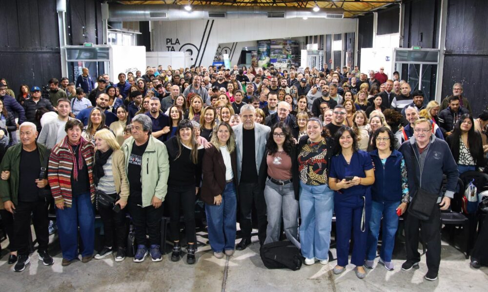 Avellaneda: más de 280 familias firmaron las escrituras de sus viviendas