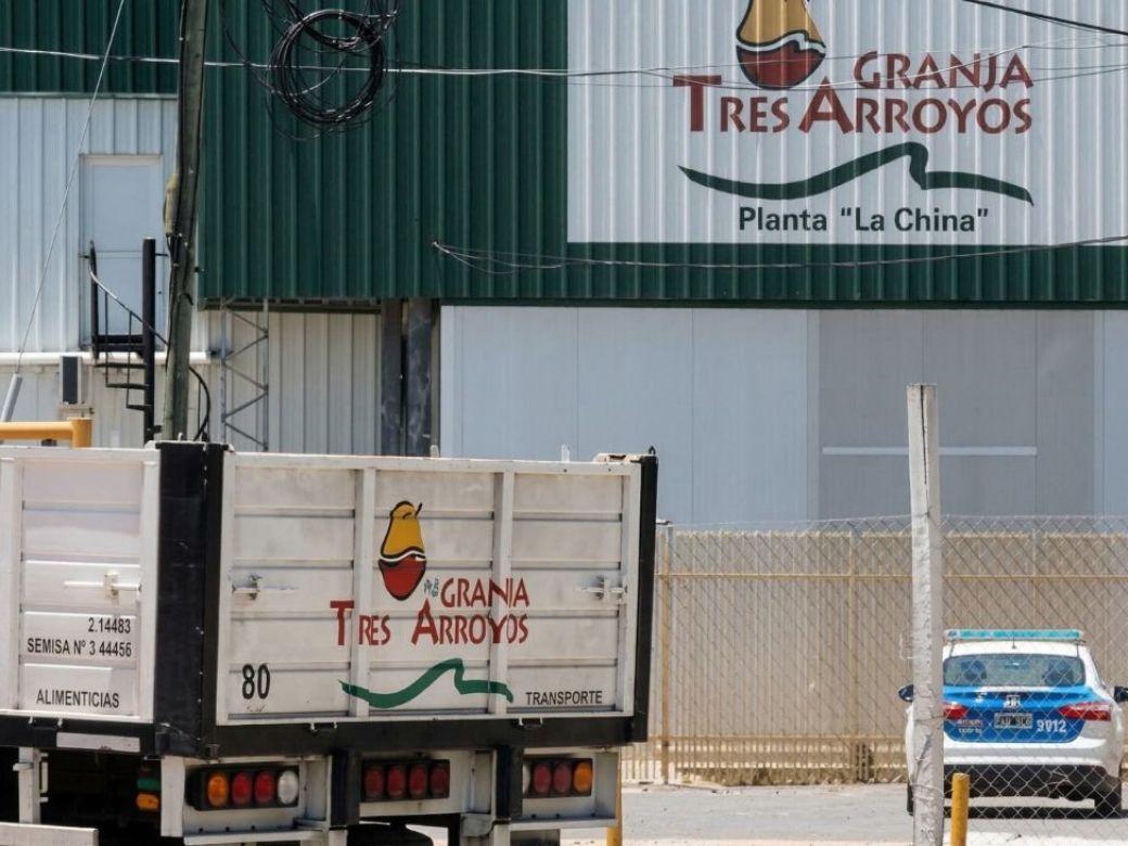 Crisis avícola: cerró temporalmente una planta de Granja Tres Arroyos