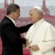 El hechizo de Dios: el profundo mensaje de Antonio Banderas ante el Papa León XIV