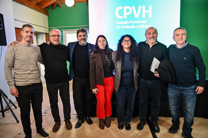 Carlos Bianco y Silvina Batakis encabezaron el relanzamiento del Consejo Provincial de Hábitat en Ensenada