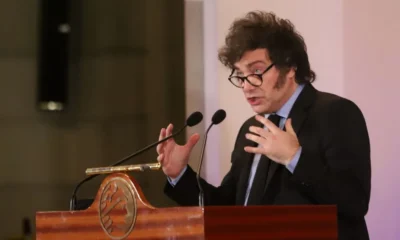 El empresario textil José Alberto Berardi ratificó sus críticas tras el tenso cruce con el Presidente en el aniversario de la Bolsa de Comercio.
