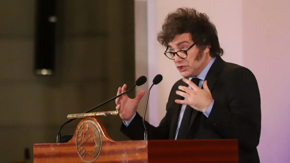 El empresario textil José Alberto Berardi ratificó sus críticas tras el tenso cruce con el Presidente en el aniversario de la Bolsa de Comercio.