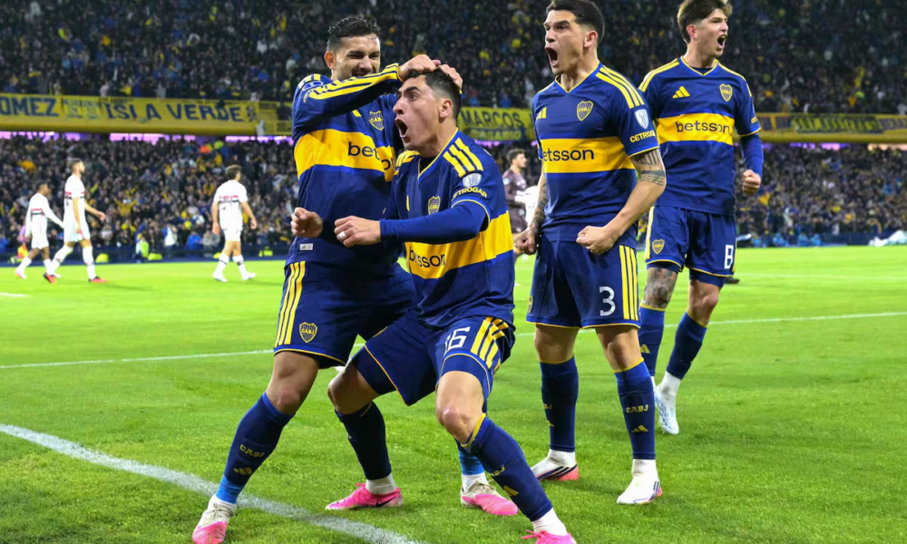 Jugadores de Boca festejan el gol ante São Paulo por la Copa Sudamericana