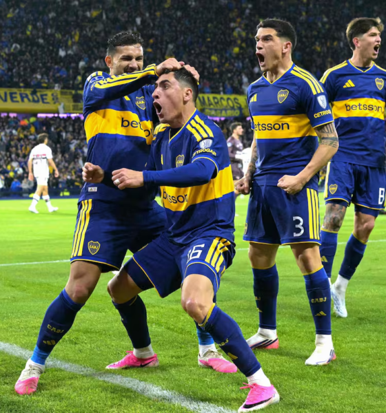 Jugadores de Boca festejan el gol ante São Paulo por la Copa Sudamericana