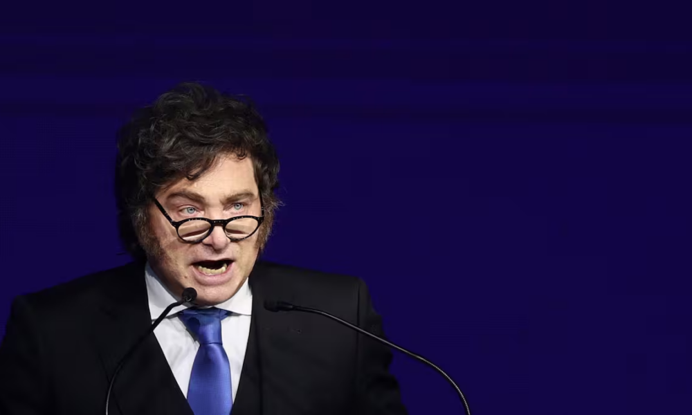 El presidente Javier Milei durante un discurso, en referencia al ataque de Milei a una periodista