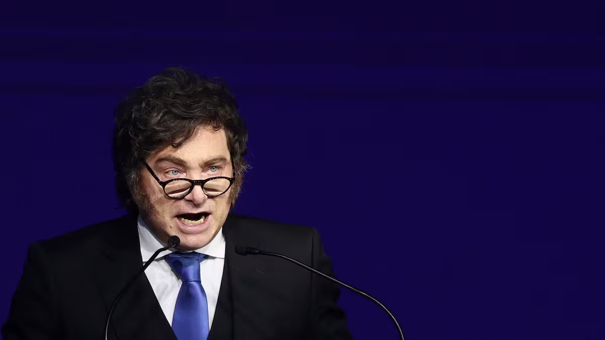 El presidente Javier Milei durante un discurso, en referencia al ataque de Milei a una periodista
