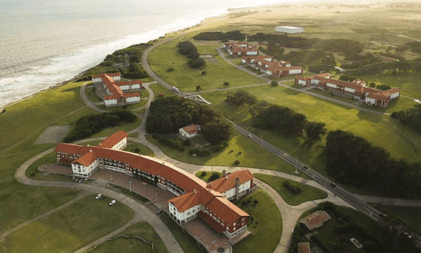 Vista aérea del complejo de Chapadmalal, que la Provincia busca recuperar para el turismo social
