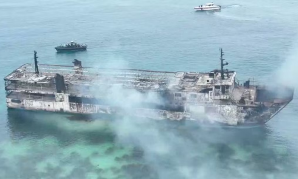 Incendio de un ferry de pasajeros cerca de la isla de Coron, en Filipinas