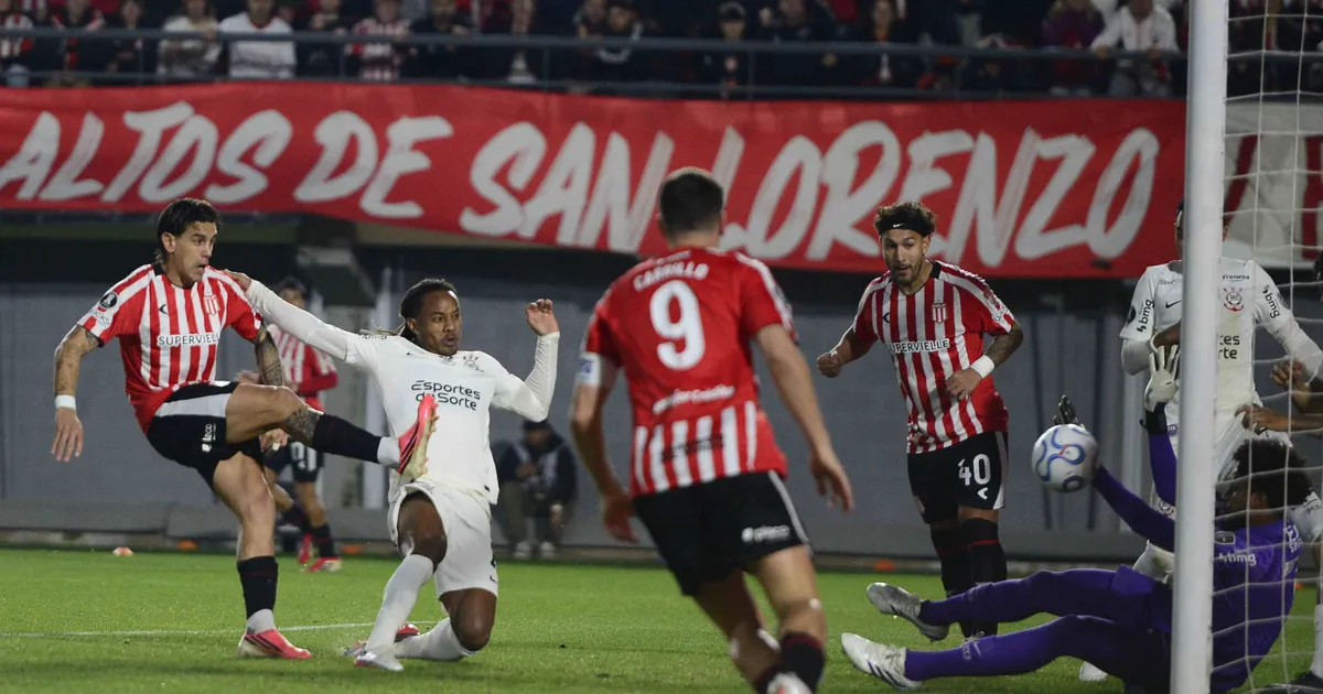 Jugador de Corinthians define ante la defensa de Estudiantes