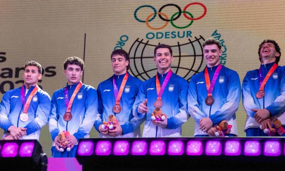 Deportistas argentinos con sus medallas en los Juegos Suramericanos Santa Fe 2026