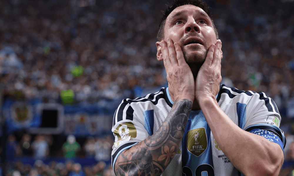 Lionel Messi emocionado en la despedida de Messi de la Selección
