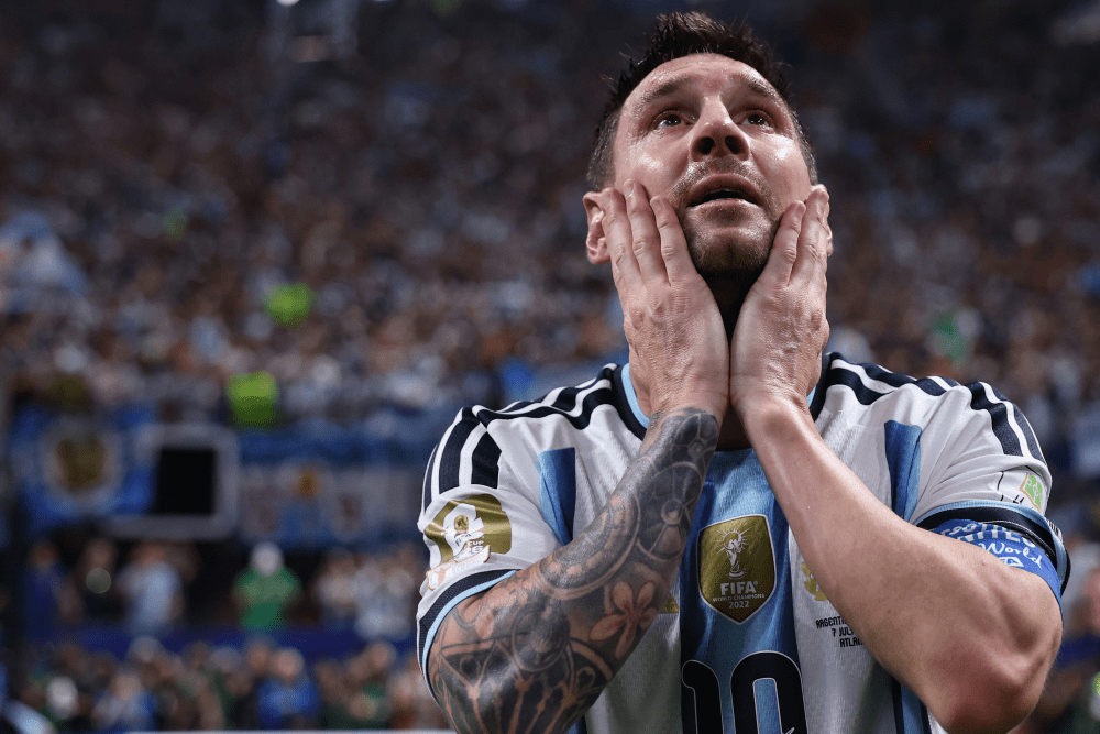 Lionel Messi emocionado en la despedida de Messi de la Selección