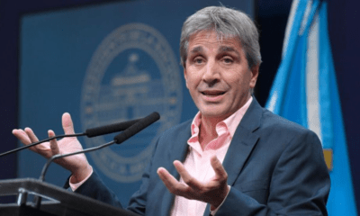 El ministro de Economía Luis Caputo habla en conferencia de prensa sobre el Presupuesto 2027