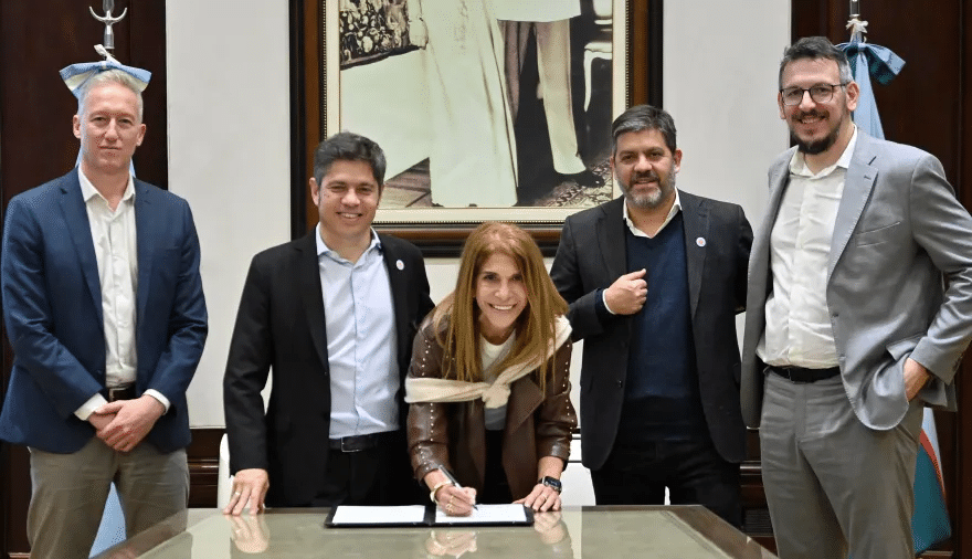 Kicillof y Cuattromo firman convenios del financiamiento del Banco Provincia con municipios