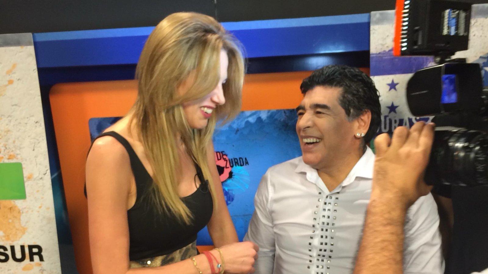 Alina Moine y Diego Maradona en el estudio de De Zurda durante el Mundial 2014
