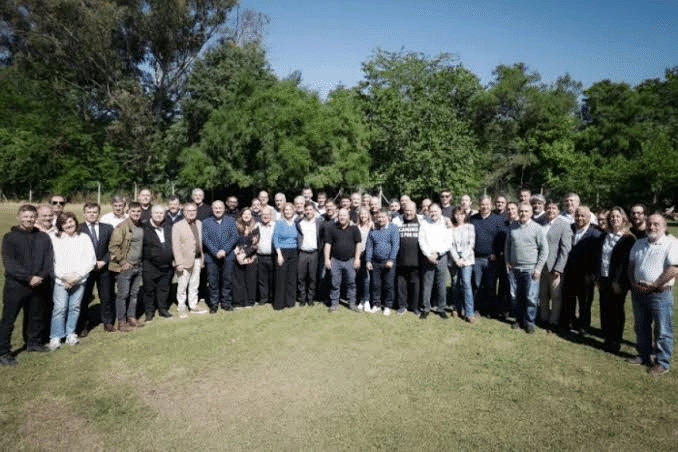 Kicillof con 40 intendentes del Movimiento Derecho al Futuro