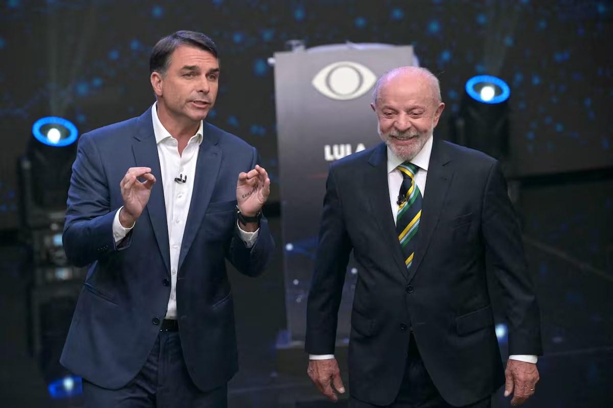 Debate entre Lula y Flávio Bolsonaro en los estudios de la Band, en San Pablo