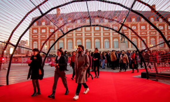 Publico en la alfombra roja del Festival de Cine de Mar del Plata
