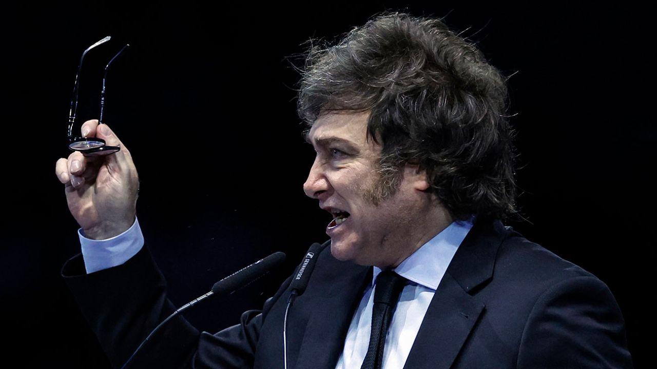 Milei junto a funcionarios en una reunión por los gobernadores aliados por el Presupuesto 2027