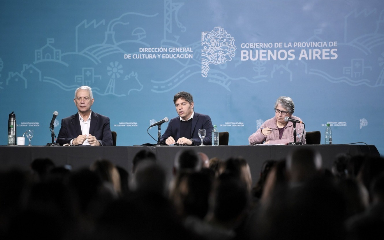 Kicillof en el acto por los 150 años de la educación bonaerense