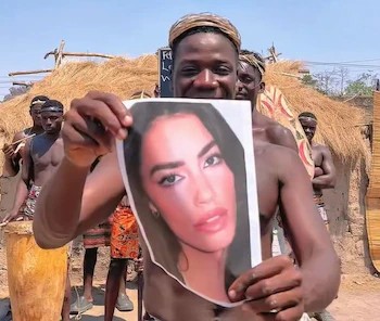 Bailarines africanos a Lali Espósito por su cumpleaños
